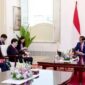 Presiden RI Joko Widodo (kanan) menerima kunjungan kehormatan Menteri Luar Negeri China Qin Gang (tengah) di Istana Merdeka. (Instagram.com/@sekretariat.kabinet) 