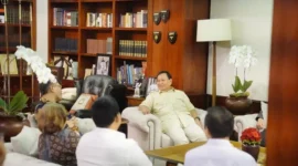 Ketua Umum Partai Gerindra Prabowo Subianto bersam Politikus PDI Perjuangan Budiman Sudjatmiko. (Instagram.com/@gerindra)