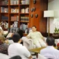 Ketua Umum Partai Gerindra Prabowo Subianto bersam Politikus PDI Perjuangan Budiman Sudjatmiko. (Instagram.com/@gerindra)