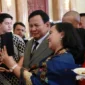 Menteri Pertahanan Prabowo Subianto menghadiri acara pernikahan Fritz Hutapea, putra Hotman Paris Hutapea dengan Chen Giovanis. (Dok. Tim Media Prabowo Subianto)