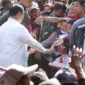 Ketua Umum Partai Gerindra Prabowo Subianto saat bersama Masyarakat. (Facbook.com/@Prabowo Subianto)
