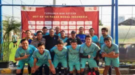Foto : Tim Mini Soccer PROPAMI Merayakan Kemenangan Gemilang dalam Final Turnamen HUT Ke-46 Pasar Modal Indonesia. (Doc. PROPAMI)