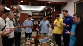 Para ketua umum partai ikut mengantarkan bakal pasangan capres dan cawapres Prabowo Subianto - Gibran Rakabuming Raka. (Dok. Tim Media Prabowo Subianto)