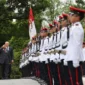 Menteri Pertahanan (Menhan) RI Prabowo Subianto menerima penghargaan Darjah Utama Bakti Cemerlang (Tentera). (Dok. Tim Media Prabowo Subianto)