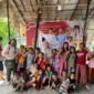 Relawan Trisakti 08 Bagi-bagi 1000 Roti dan Susu. (Dok, Tim Relawan Prabowo-Gibran)

