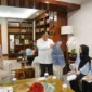 Capres nomor urut 2, Prabowo Subianto saat menerima deklarasi dukungan dari Komunitas Bakti Untuk Rakyat di Rumah Kertanegara, Jakarta Selatan. (Dok. TKN Prabowo Gibran)

