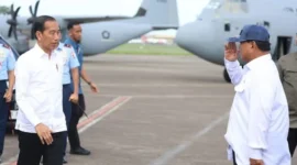 Presiden Joko Widodo didampingi Menteri Pertahanan Prabowo Subianto. (Instagram.com/@prabowo)