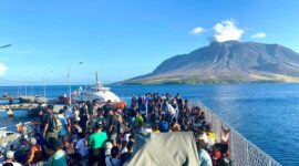 Erupsi Gunungapi Ruang, Evakuasi Warga Kabupaten Sitaro, Sulawesi Utara Terus Dilakukan  Tìm Gabungan