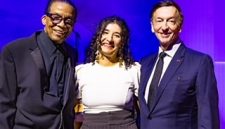 Malou Oheix dari Prancis Raih Juara Satu pada Kompetisi Vokal Jazz Internasional Herbie Hancock Institute 2026 di Fondation Louis Vuitton